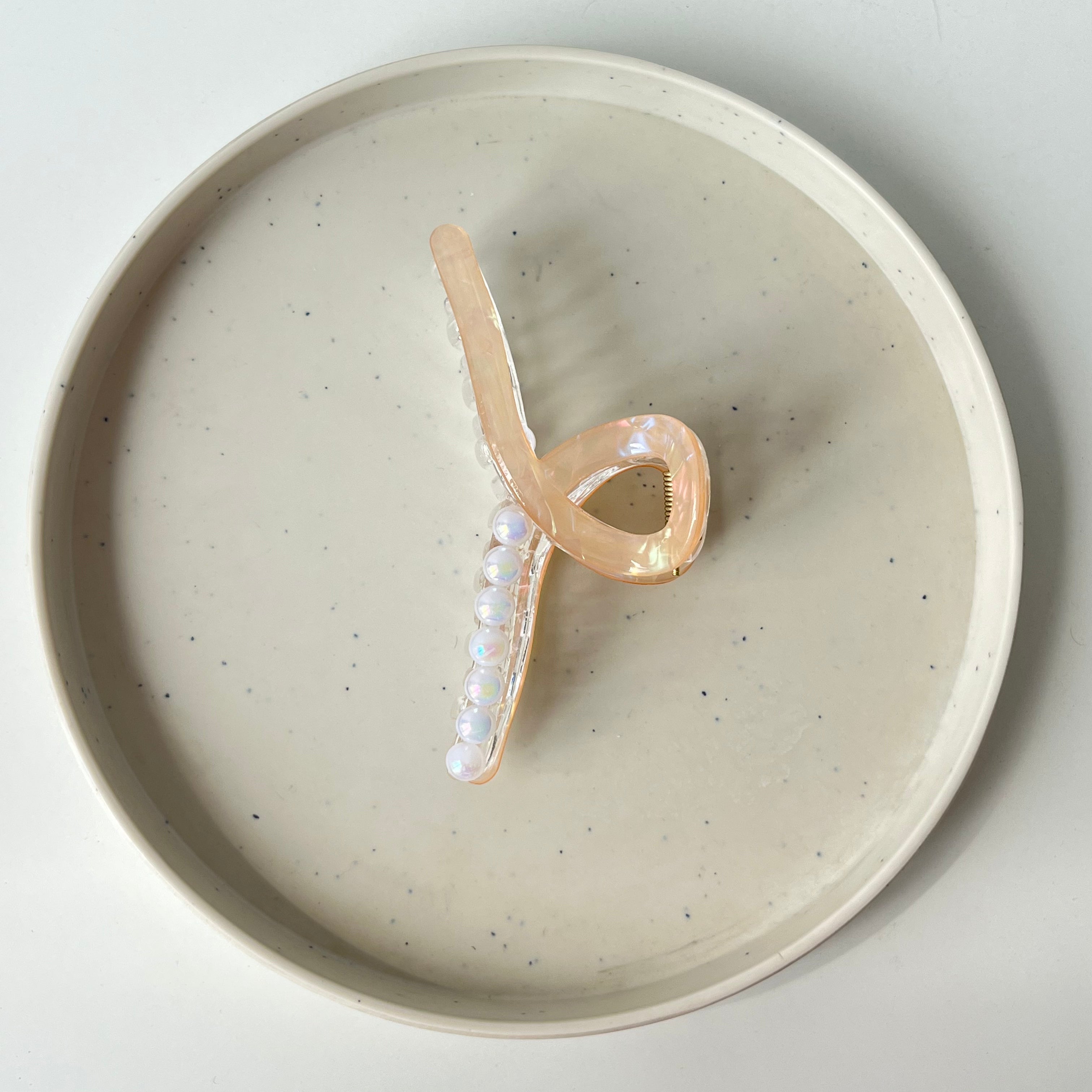 Lustre Pearl Bow – Large Hair Claw